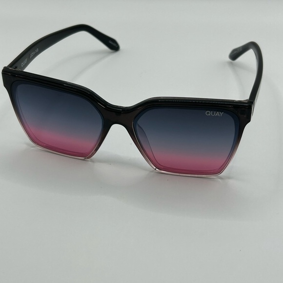 Quay Level Up Oversized Sunglasses - Picture 4 of 5